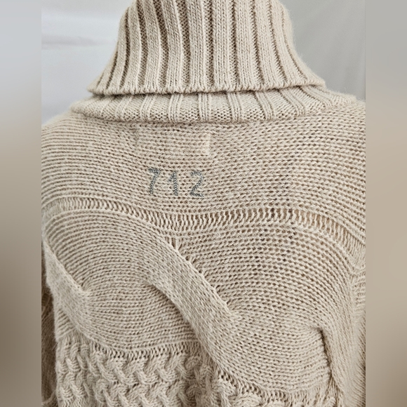 Odd Molly Cape Poncho - Picture 8 of 8